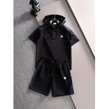 Moncler Short Tracksuits For Men in 211905