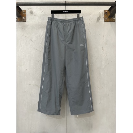 Balenciaga Pants in 211915
