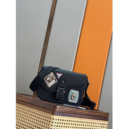 New Dior AAA-Class Men's Saddle Messenger Bag in 212046