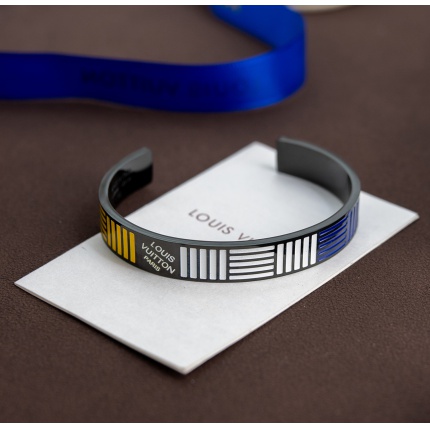 Louis Vuitton Bracelets in 212063