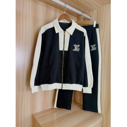New Arrivals Louis Vuitton Tracksuits For Men in 212104