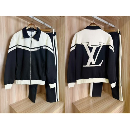 New Arrivals Louis Vuitton Tracksuits For Men in 212107