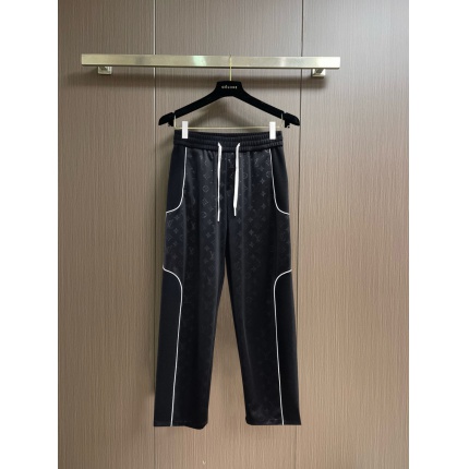 Louis Vuitton Pants for Men in 212144