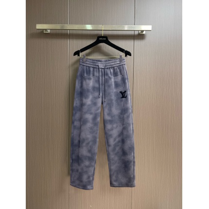 Louis Vuitton Pants for Men in 212149
