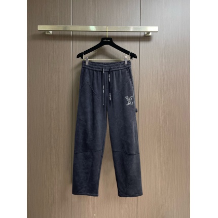 Louis Vuitton Pants for Men in 212152