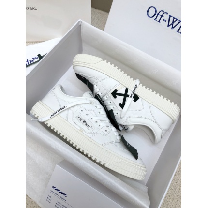 Nike OFF-White Sneakers in 212195