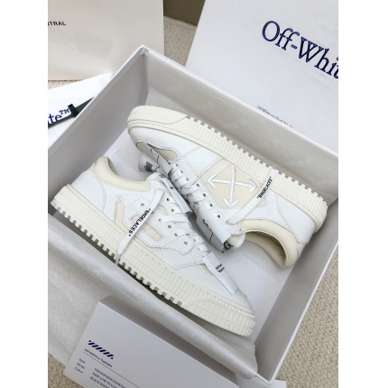 Nike OFF-White Sneakers in 212197