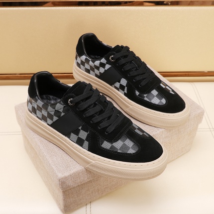 Louis Vuitton Sneakers For Men in 212221