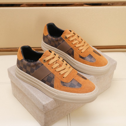 Louis Vuitton Sneakers For Men in 212222