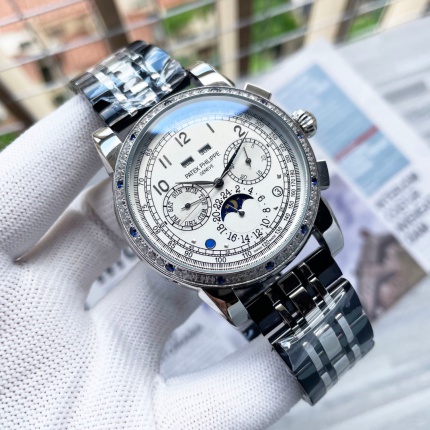 Patek Philippe high-quality mechanical wristwatch in 212420