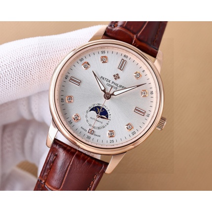 Patek Philippe high-quality exquisite wristwatch in 212443