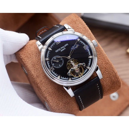 Patek Philippe high-quality mechanical wristwatch in 212470