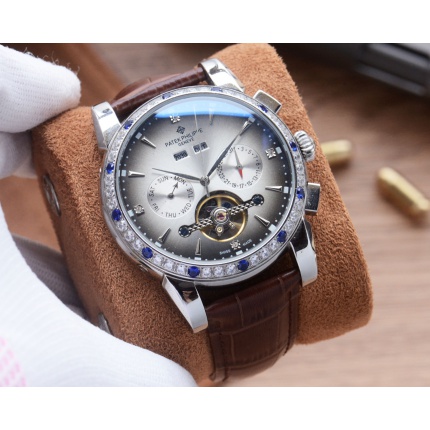 Patek Philippe high-quality mechanical wristwatch in 212475