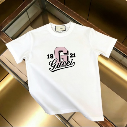 Gucci T-shirts for Women in 212681