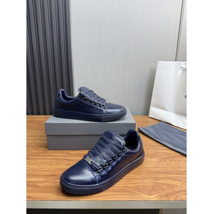 Balenciaga Sneakers For Men in 212937