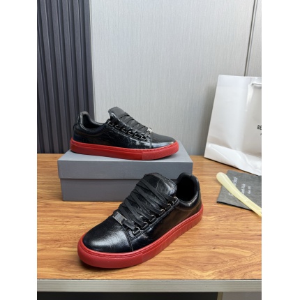 Balenciaga Sneakers For Men in 212943