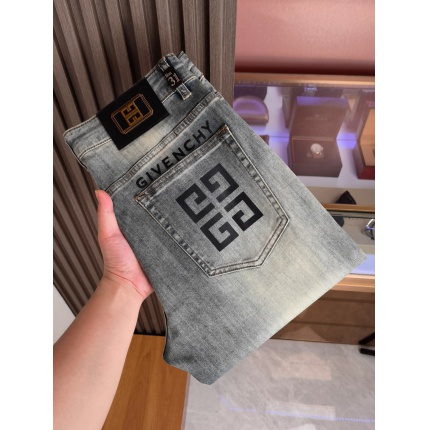 Givenchy Jeans in 213023
