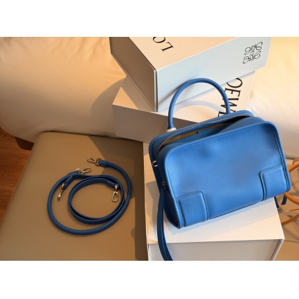 Loewe Bags in 213197