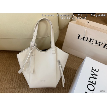 Loewe Bags in 213201