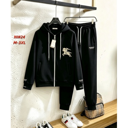 Burberry Tracksuits for Men in 213313