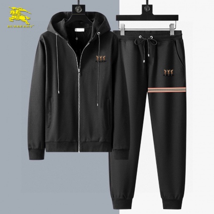 Burberry Tracksuits for Men in 213316