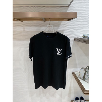 Louis Vuitton T-Shirts for Men in 213705