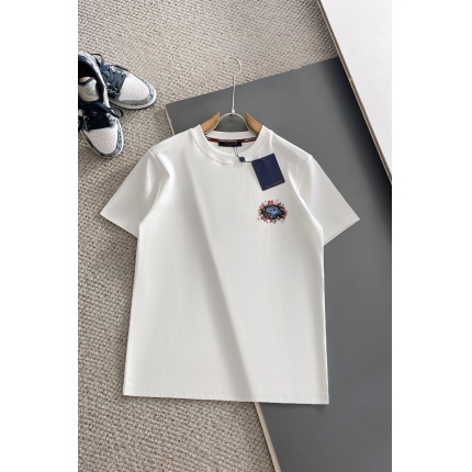 Louis Vuitton T-Shirts for Men in 213721