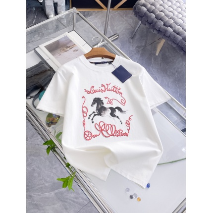 Louis Vuitton T-Shirts for Men in 213725