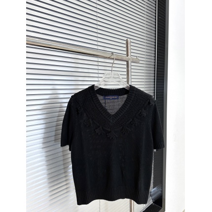 Louis Vuitton T-Shirts for Women in 213735