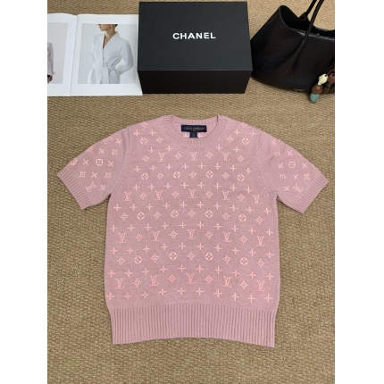 Louis Vuitton T-Shirts for Women in 213737