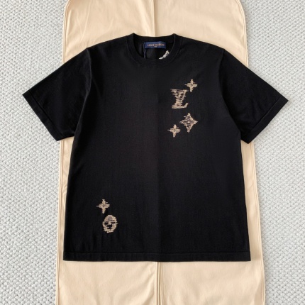 Louis Vuitton T-Shirts for Women in 213741