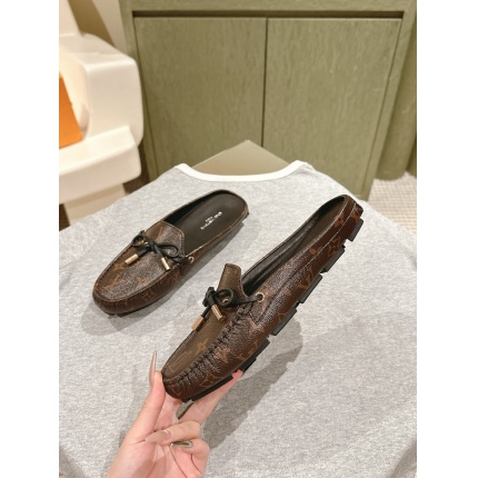 Louis Vuitton Loafers For Women in 213751