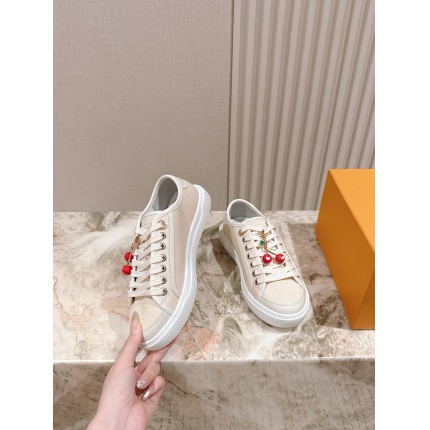 Louis Vuitton Sneakers For Men in 213763