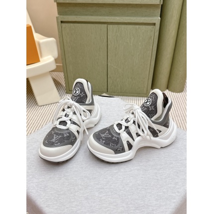Louis Vuitton Sneakers for women in 213778