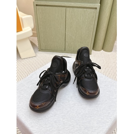Louis Vuitton Sneakers for women in 213779