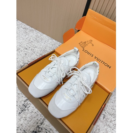 Louis Vuitton Sneakers for women in 213786