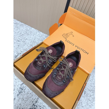 Louis Vuitton Sneakers for women in 213789
