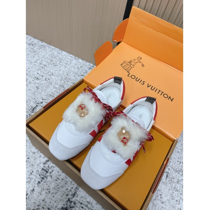 Louis Vuitton Sneakers for women in 213790