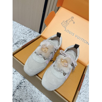 Louis Vuitton Sneakers for women in 213791