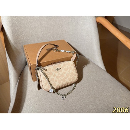Coach Handbags in 213878