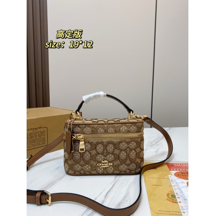 Coach Handbags in 213896