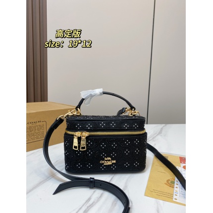 Coach Handbags in 213897
