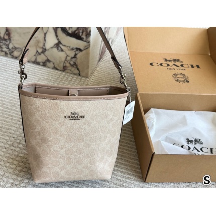 Coach Handbags in 213906
