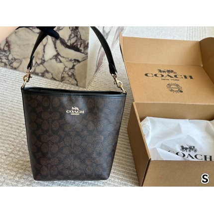 Coach Handbags in 213907