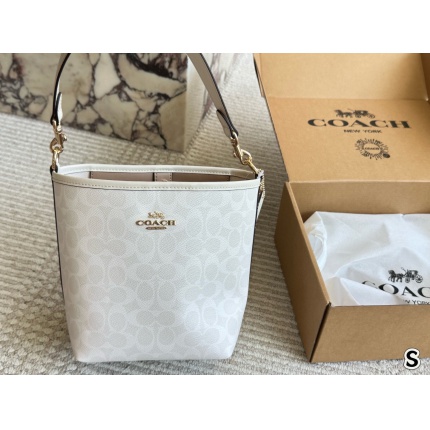 Coach Handbags in 213908