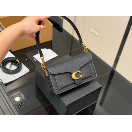Coach Handbags in 213910