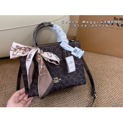 Coach Cross Bags in 213937