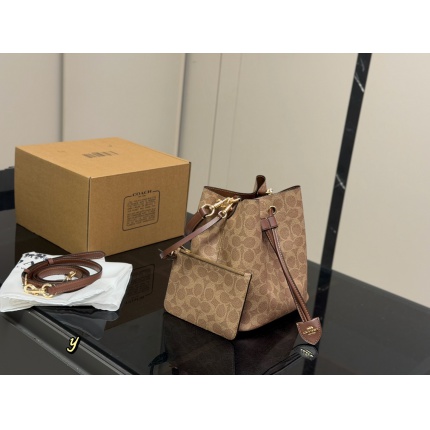 Coach Cross Bags in 213973