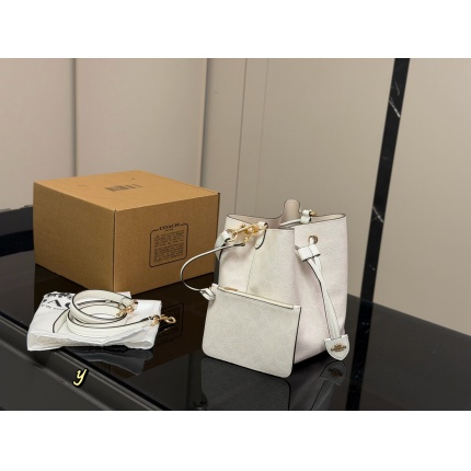 Coach Cross Bags in 213977