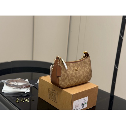 Cheap Coach Cross Bags in 213983, $50 USD- [IB213983] - Replica Coach Cross Bags